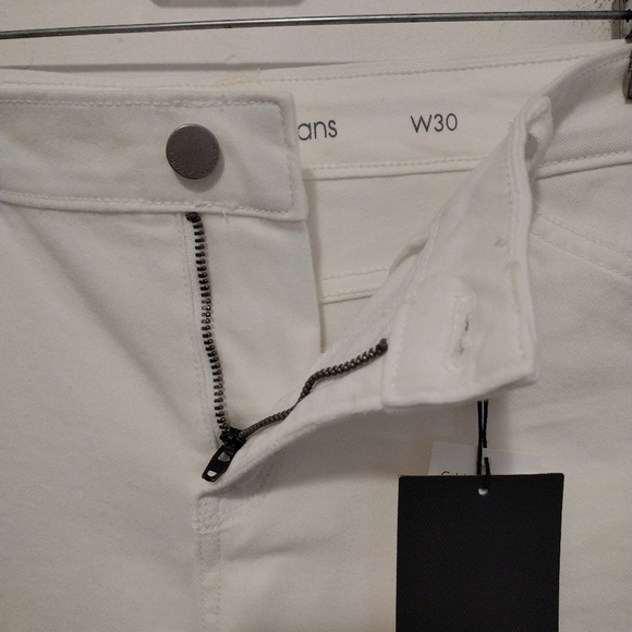 Calvin Klein - White Modern Casual Jean Shorts - Picture 5 of 15